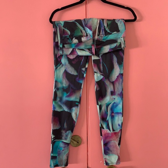 J Brand floral skinny Jean NWOT size 26 stretchy - Picture 1 of 6